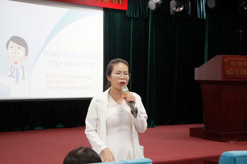 Tập huấn nâng cao kỹ năng giao tiếp cho nhân viên y tế Bệnh viện 199